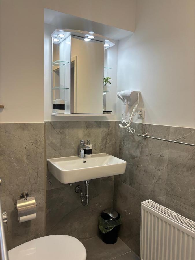 Lenti Duesseldorfer Apartment'S Екстериор снимка