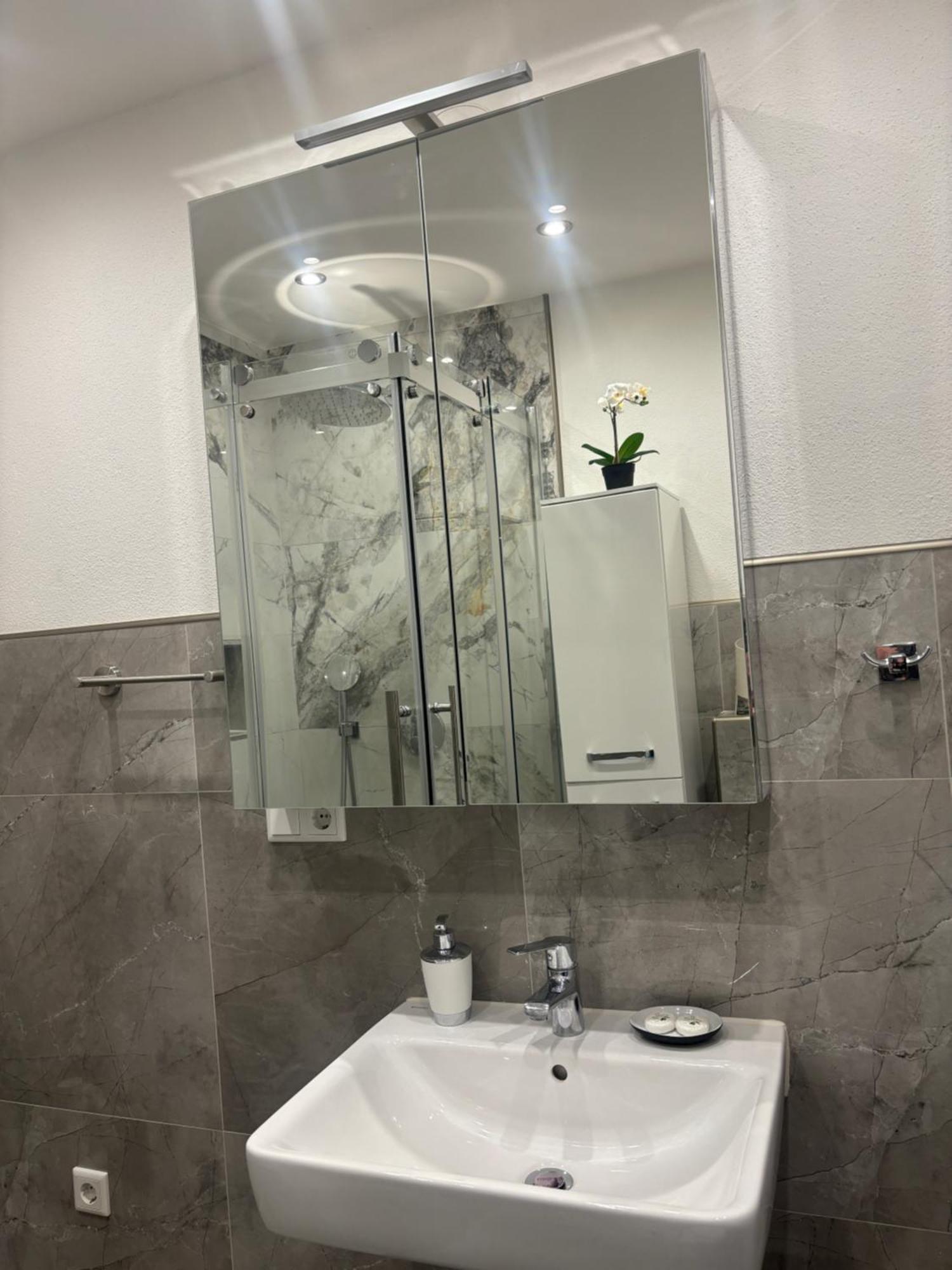 Lenti Duesseldorfer Apartment'S Екстериор снимка